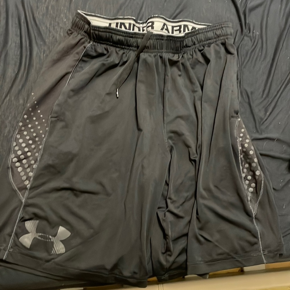 Under Armour gym shorts large loose fit hardly ever worn